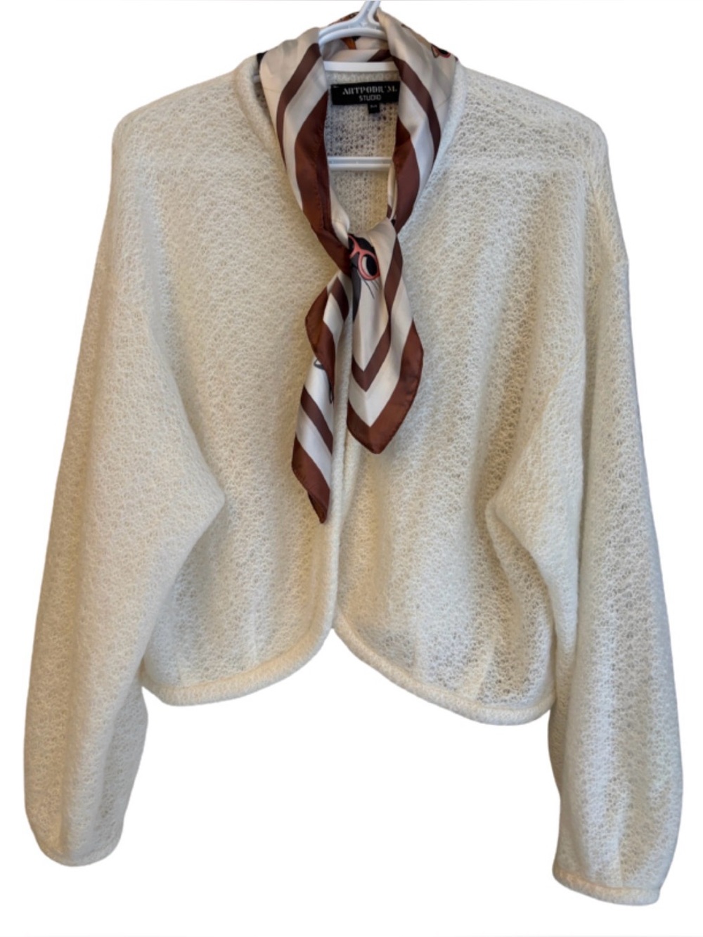 ARTPODIUM STUDIO- Cream Open-Front Knit sweater with cat scarf